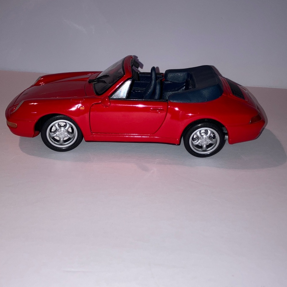 1994 Porsche 911‎ Carrera Cabriolet Scale 1/18